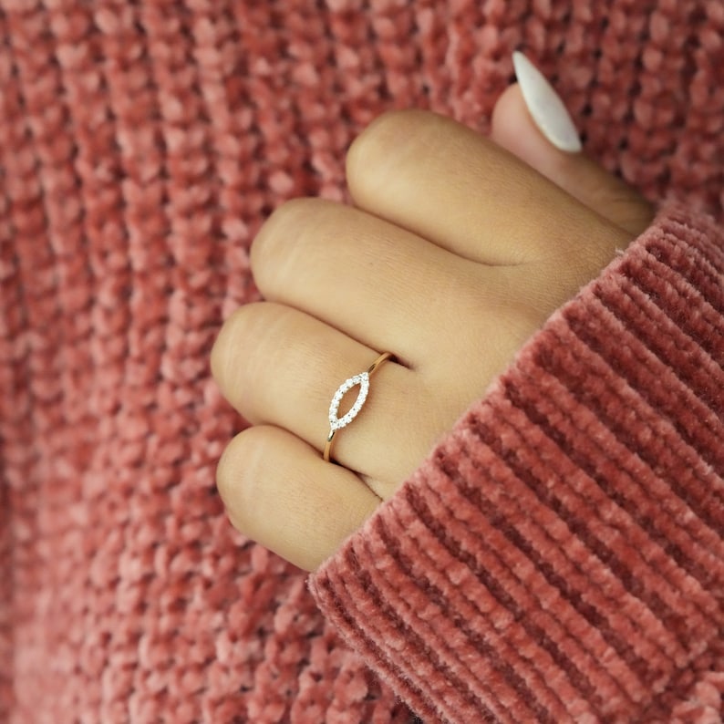 14K Solid Gold Round Lab Grown Diamond Minimalist Engagement Ring