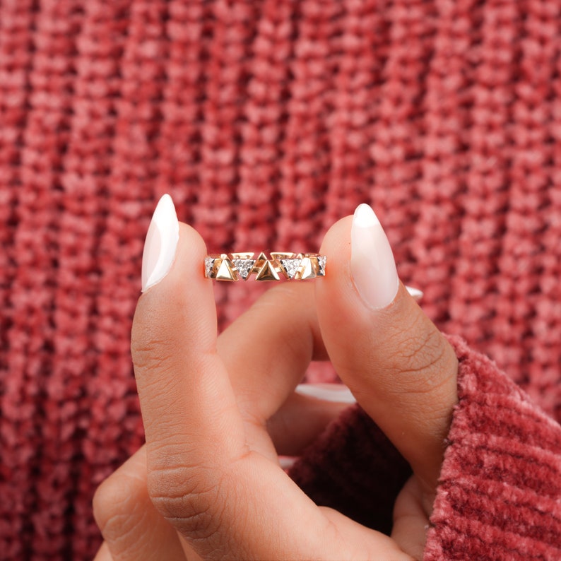 14K Gold Lab Diamond Triangle Pave Wedding Band