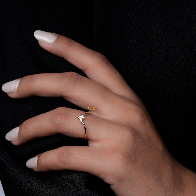 Lab Diamond Chevron Ring 14K Gold V Shape Wedding Band