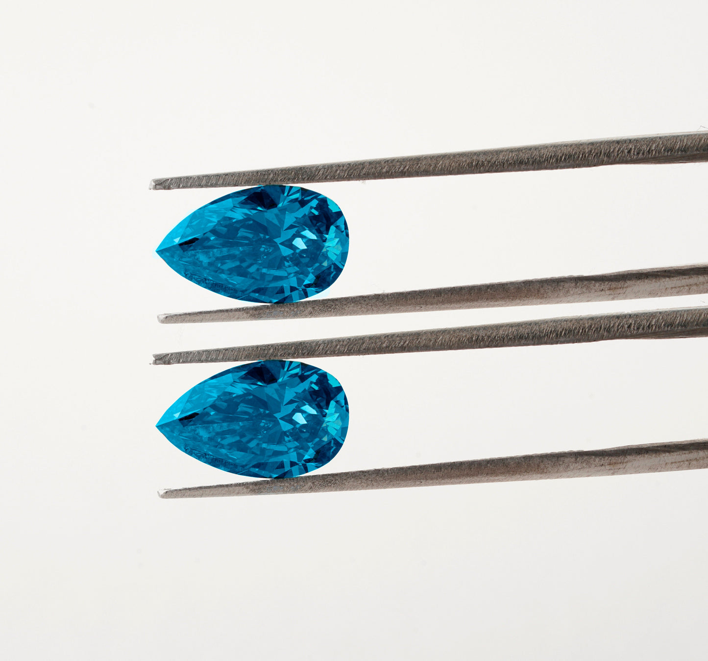 • Pear Cut Blue Lab Grown Loose Diamond for Bridal Jewelry