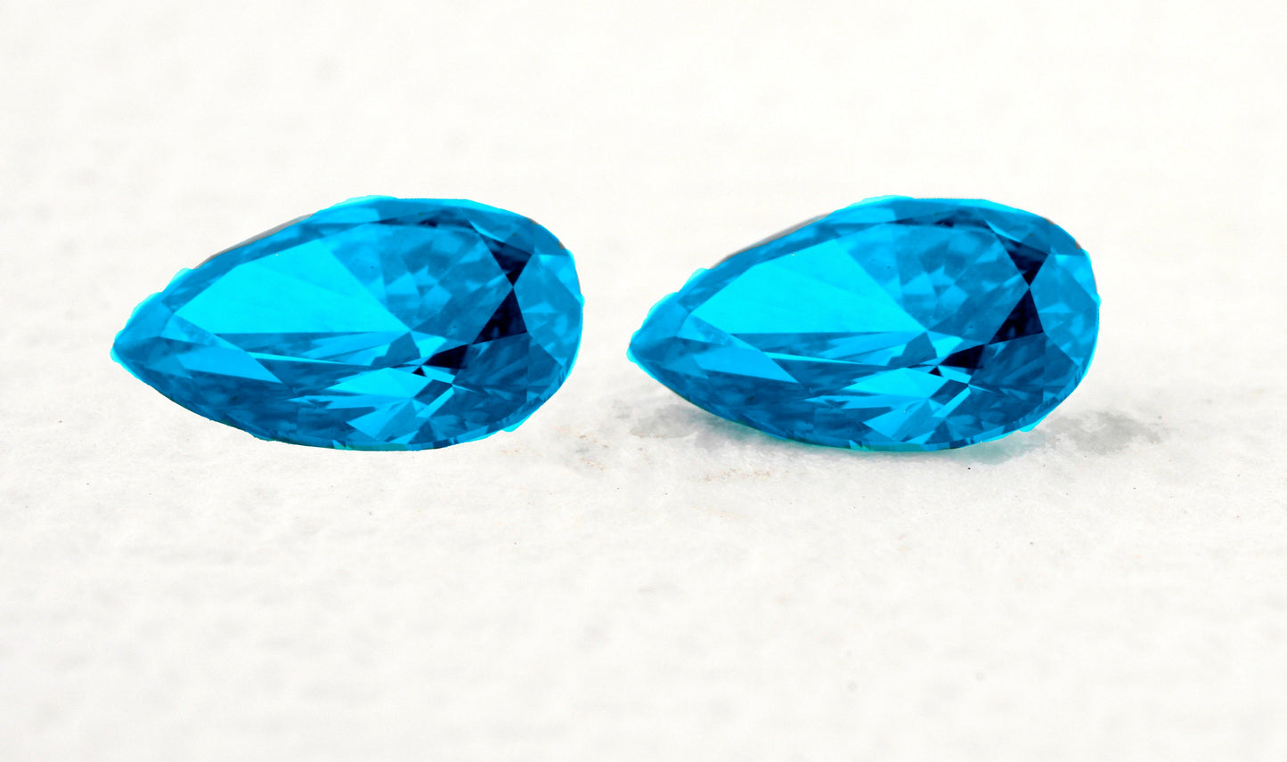 • Pear Cut Blue Lab Grown Loose Diamond for Bridal Jewelry