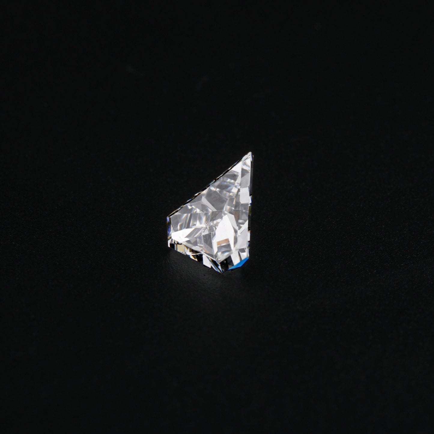 Shield Cut Lab grown Diamond For Solitaire Diamond Engagement Ring Loose Diamond For Jewelry CVD Diamond For Earrings For customization