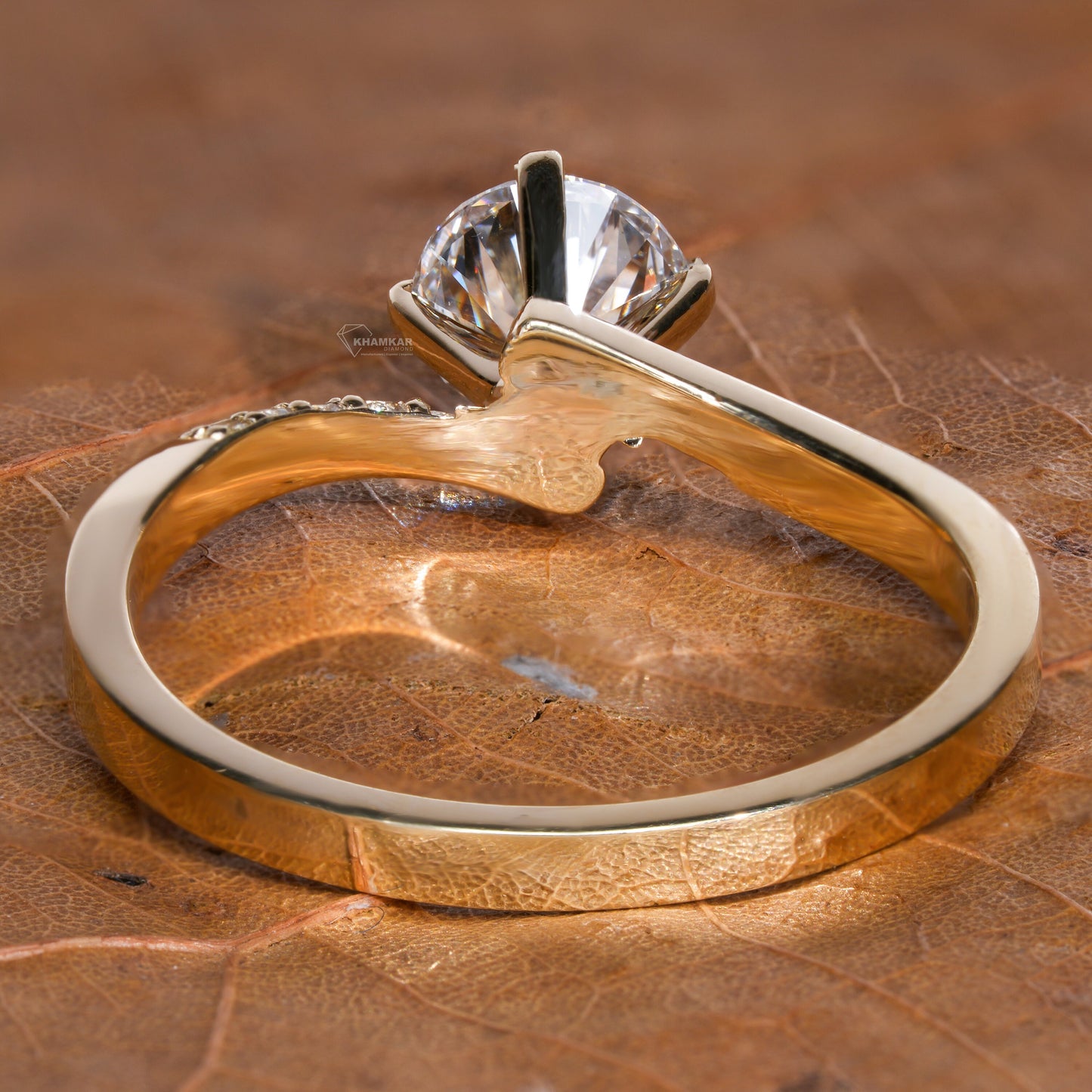 Round Lab Diamond Engagement Ring – Twisted Pave Band
