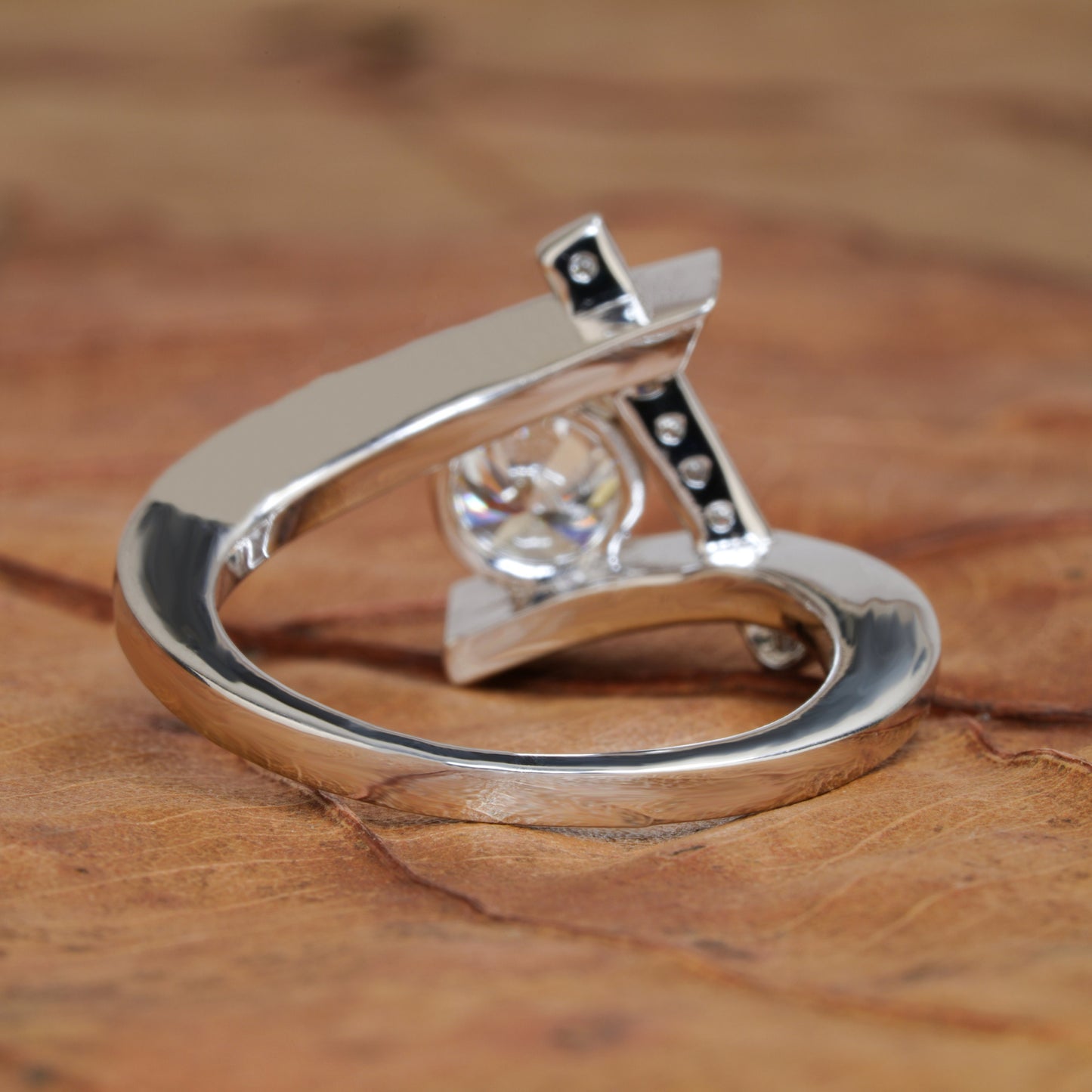 1CT Round Brilliant Lab Diamond Cross Over Engagement Ring