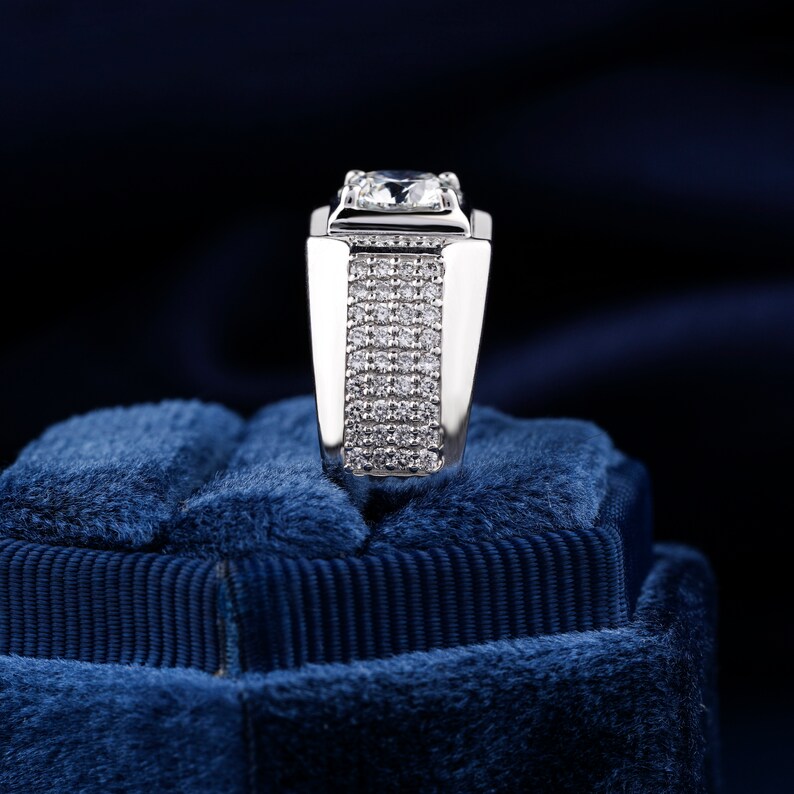 1CT Round Cut Lab Grown Diamond Men’s Ring | CVD Diamond Band