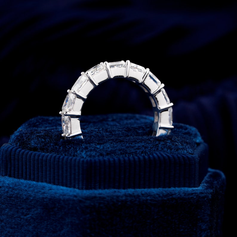 1.55TCW Emerald Lab Diamond Eternity Band Lab Created Side Stone Round Diamond Band White Gold Emerald-Round Stackable Band CVD Diamond Band