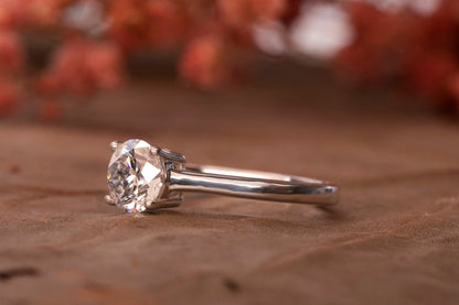 Round Lab Grown Diamond Solitaire Ring – Yellow Gold