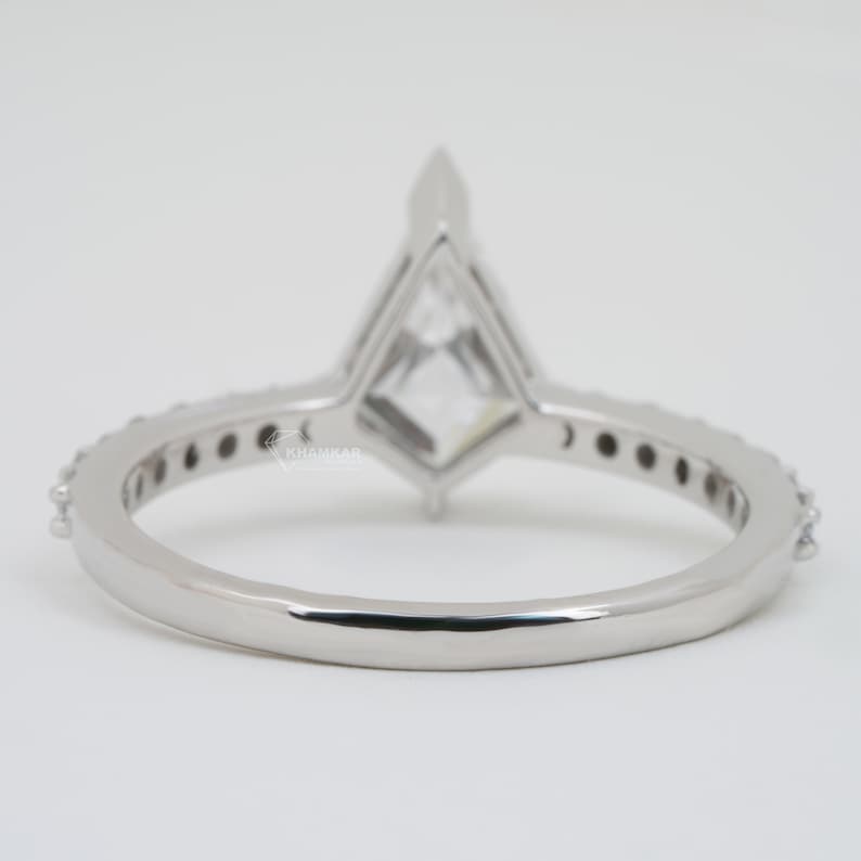 Kite Cut Lab Grown Diamond Engagement Ring,1.5 Ct E VS1 Kite Cut Halo Diamond Ring,Bridal Wedding Ring,BirthdayGift For Her,Anniversary Ring