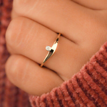 Lab Grown Diamond Curved Solitaire Ring 14K Gold Dainty Stackable Ring
