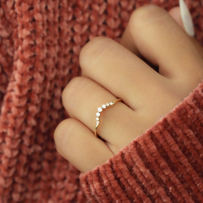 Curved Lab Diamond Wedding Band – Minimal Stackable Contour Ring