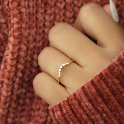 Curved Lab Diamond Wedding Band – Minimal Stackable Contour Ring