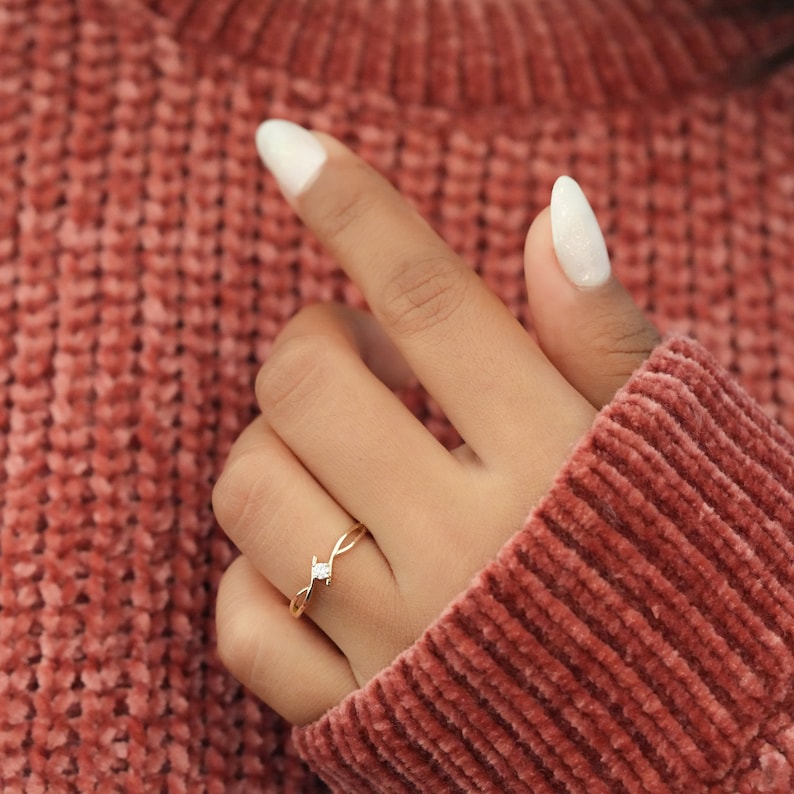Twisted Infinity Lab Diamond Ring – 14K Gold Dainty Solitaire Band