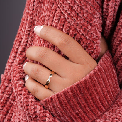 14K Gold Twist Wedding Band | Lab Diamond Möbius Ring