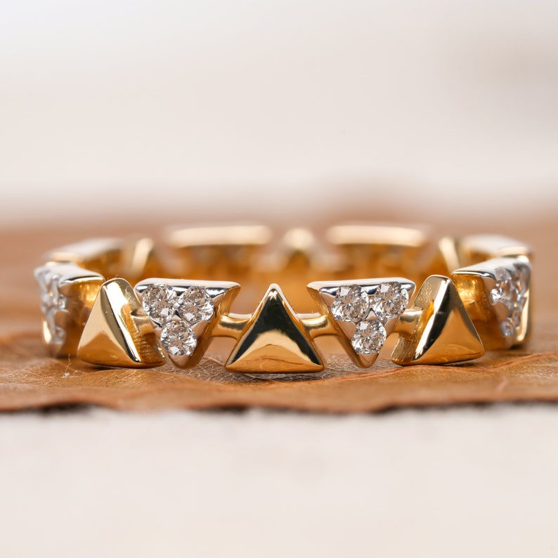 14K Gold Lab Diamond Triangle Pave Wedding Band