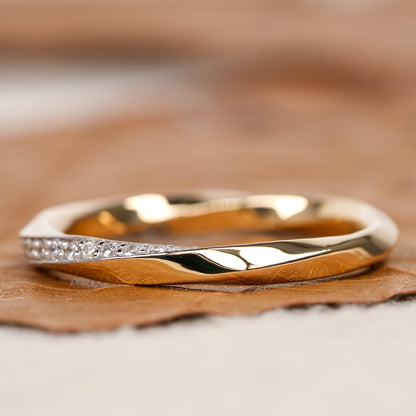 14K Gold Lab Grown Diamond Twist Pave Mobius Wedding Band