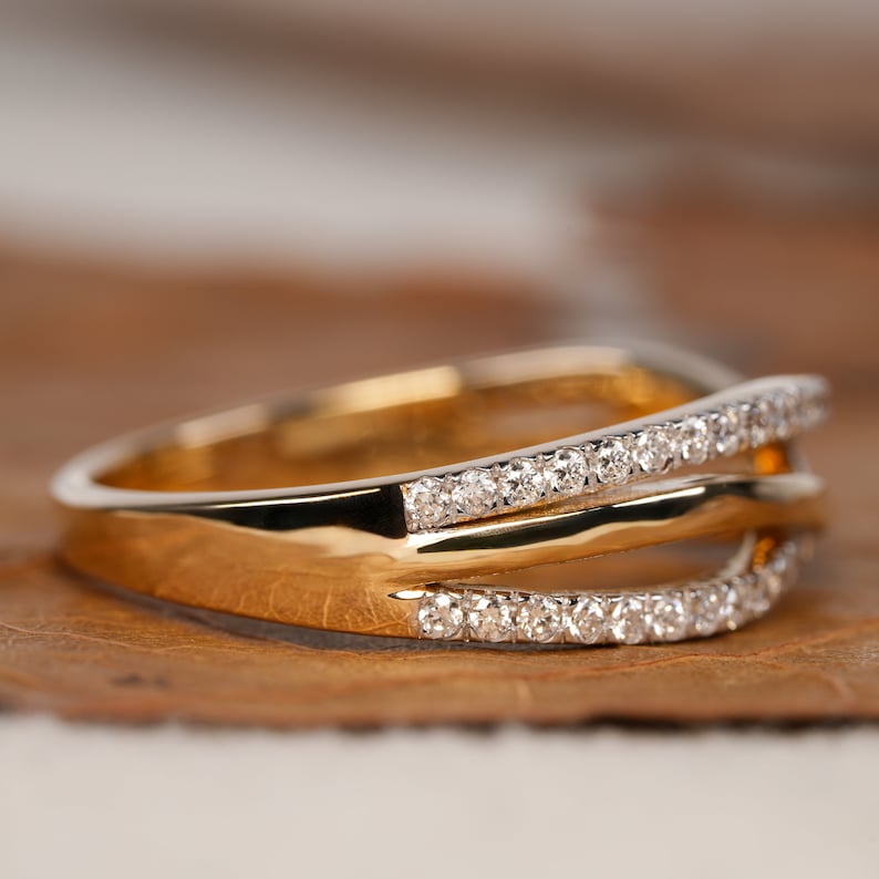 Crossover Lab Diamond Ring 14K Gold Criss Cross Wedding Band
