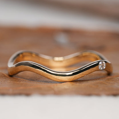 Lab Grown Diamond Arch Bezel Solitaire Ring – Minimalist Wave Band