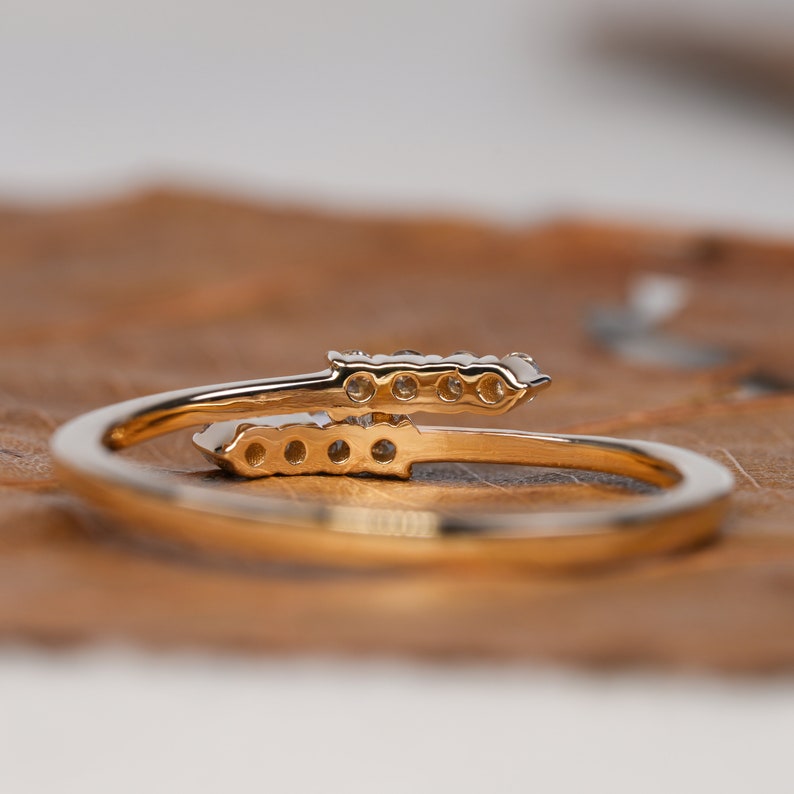 Lab Diamond Bypass Ring – 14K Gold Minimal Crossover Ring
