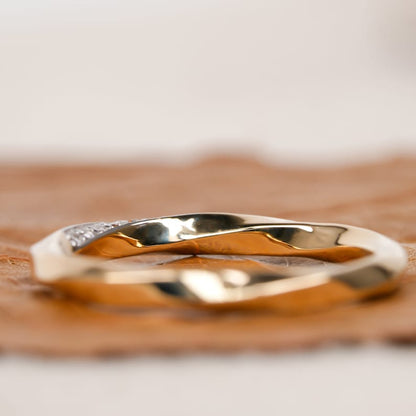 14K Gold Lab Grown Diamond Twist Pave Mobius Wedding Band