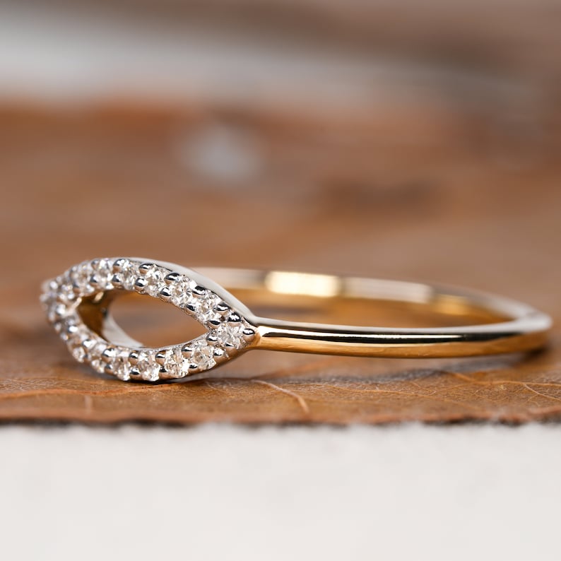 14K Solid Gold Round Lab Grown Diamond Minimalist Engagement Ring