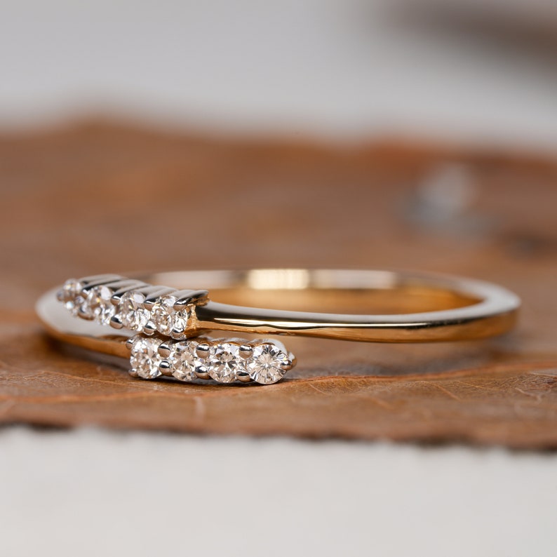 Lab Diamond Bypass Ring – 14K Gold Minimal Crossover Ring