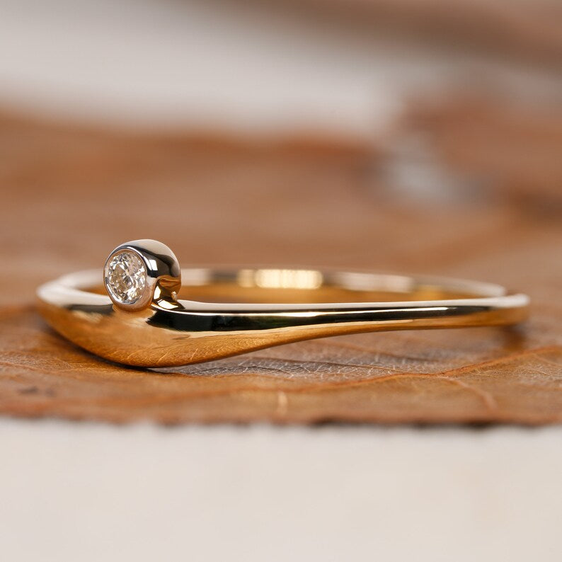 Lab Grown Diamond Curved Solitaire Ring 14K Gold Dainty Stackable Ring