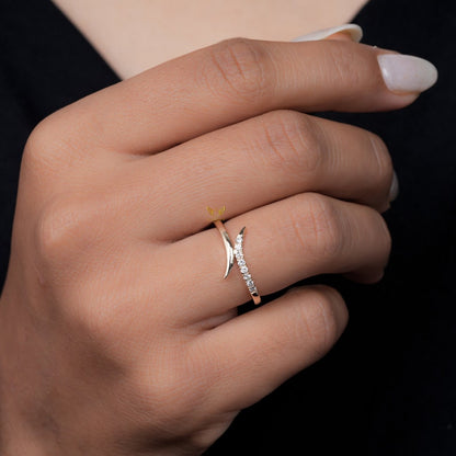 Lab Diamond Wave Bypass Ring – Minimal 14K Gold