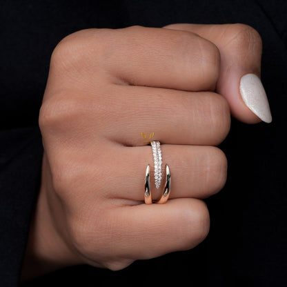 Minimalist Lab Diamond Claw Stacking Ring