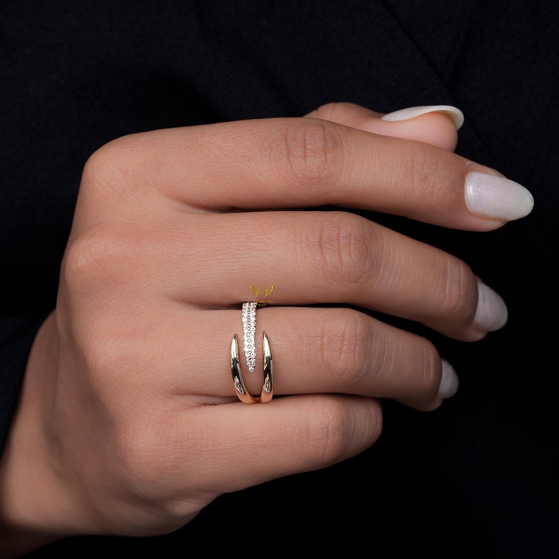 Minimalist Lab Diamond Claw Stacking Ring