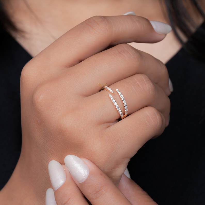 Minimalist Lab Diamond Double Claw Stacking Ring