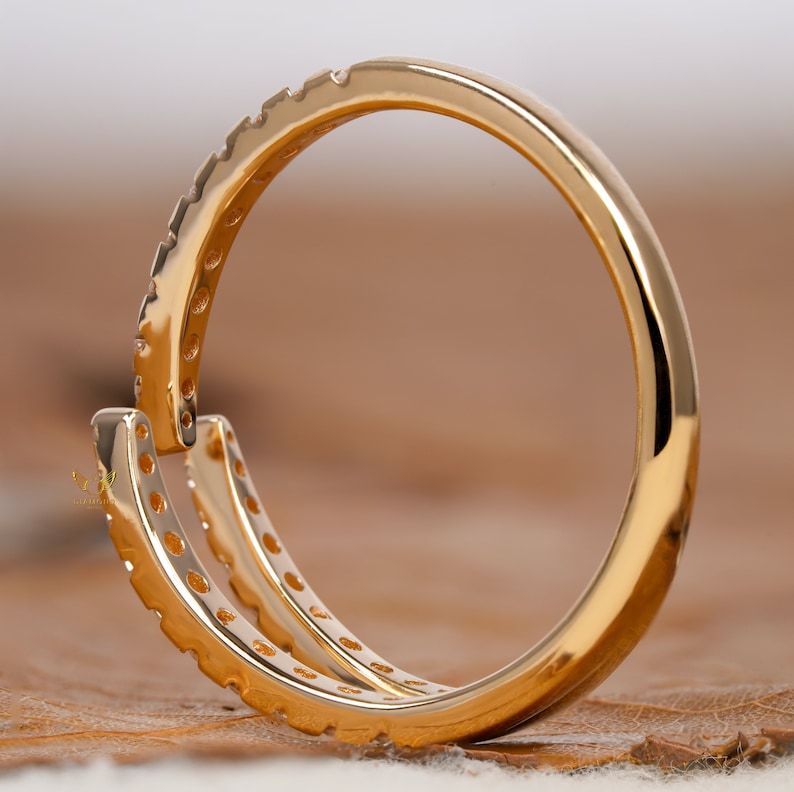 Minimalist Lab Diamond Double Claw Stacking Ring