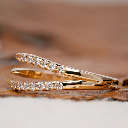 Minimalist Lab Diamond Double Claw Stacking Ring