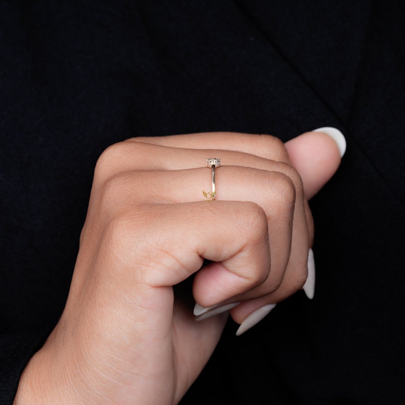 Lab Diamond Tiny Flower Ring, 14K Gold Dainty Minimalist Ring