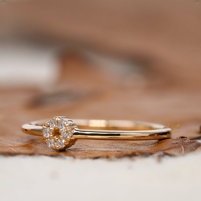 Lab Diamond Tiny Flower Ring, 14K Gold Dainty Minimalist Ring