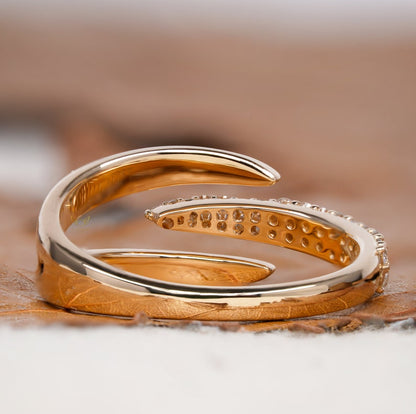 Minimalist Lab Diamond Claw Stacking Ring