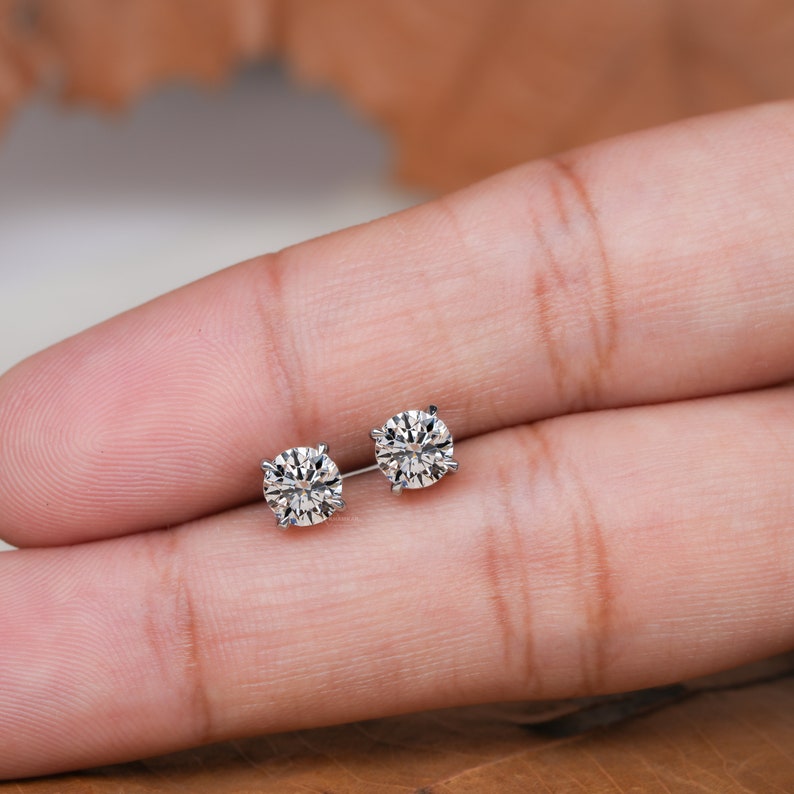 1.00 TCW Round Cut Lab Grown Diamond Earrings,Diamond Stud Earrings,Daily Wear Earrings,Graduation Gifts
