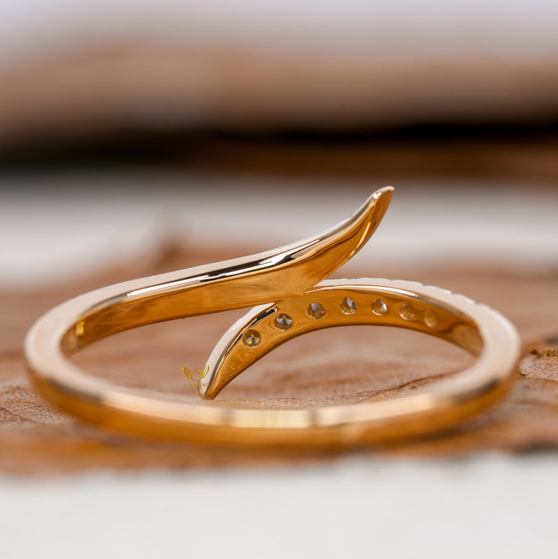 Lab Diamond Wave Bypass Ring – Minimal 14K Gold