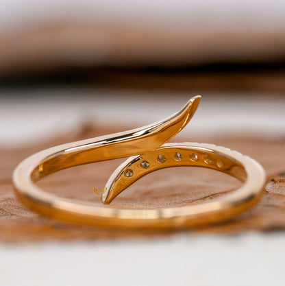 Lab Diamond Wave Bypass Ring – Minimal 14K Gold