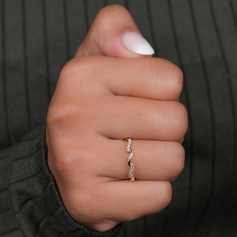 14K Gold Pave Lab Diamond Wavy Zigzag Stacking Ring