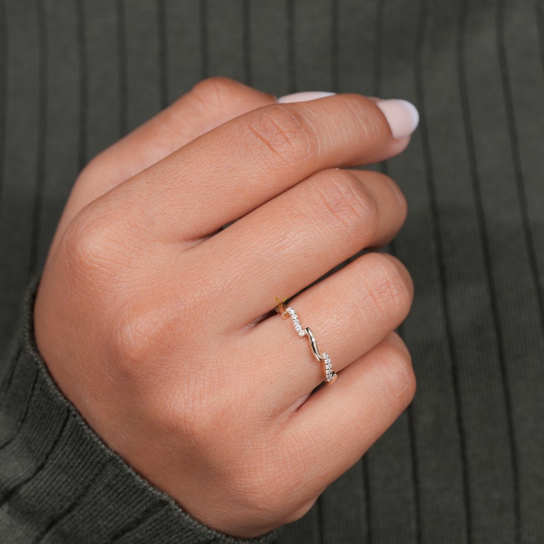 14K Gold Pave Lab Diamond Wavy Zigzag Stacking Ring