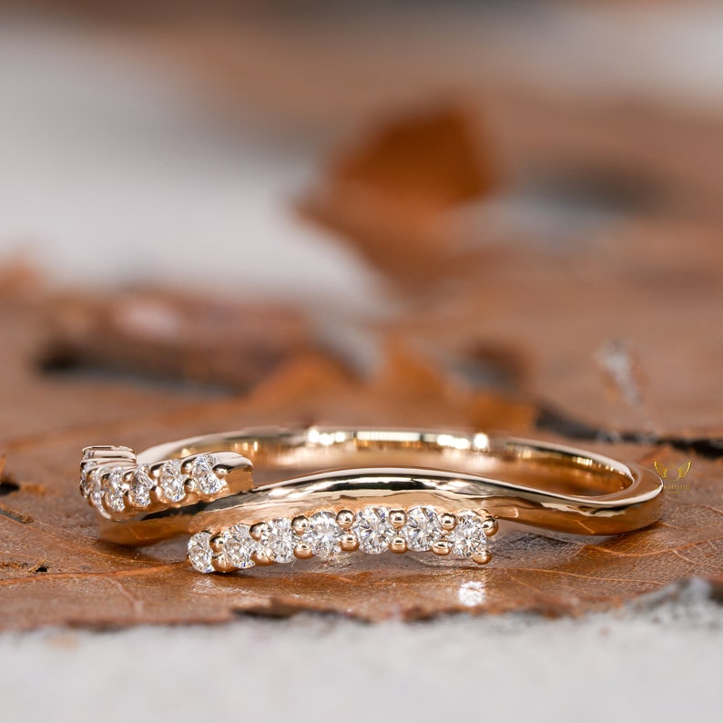 Minimalist Wave Lab Grown Diamond Ring – Dainty Stacking Wedding Band