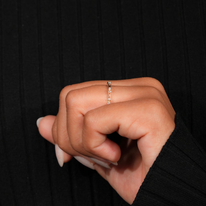Round Lab Diamond Bubble Band – 14K Gold Stackable Ring