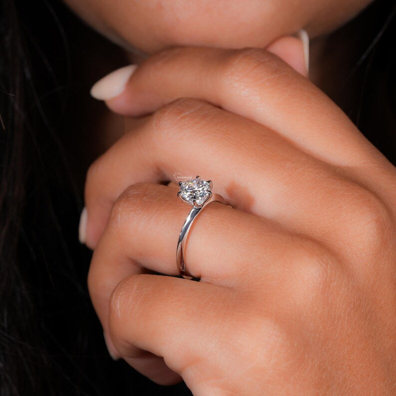 Round Lab Diamond solitarire Engagement Ring
