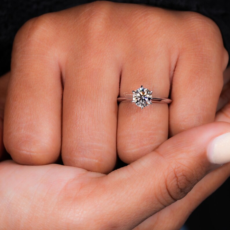 Round Lab Diamond solitarire Engagement Ring