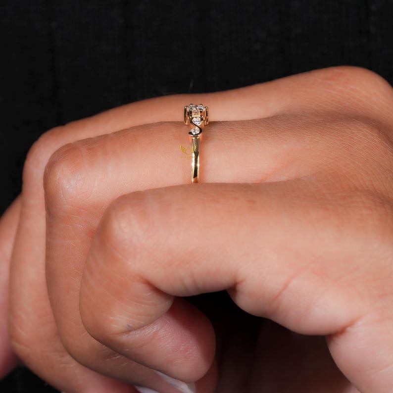 5 Stone Lab Diamond Ring – Minimalist Gold Wedding Band