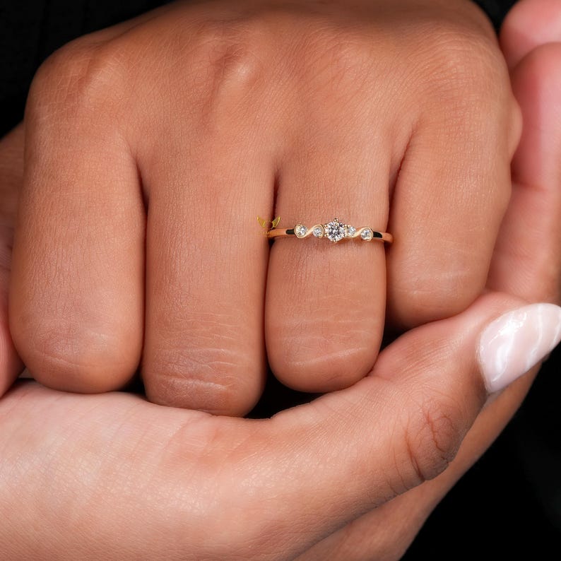 5 Stone Lab Diamond Ring – Minimalist Gold Wedding Band