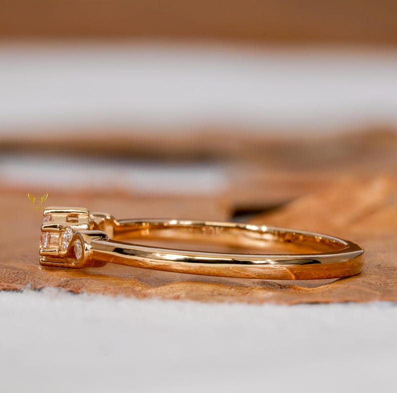5 Stone Lab Diamond Ring – Minimalist Gold Wedding Band