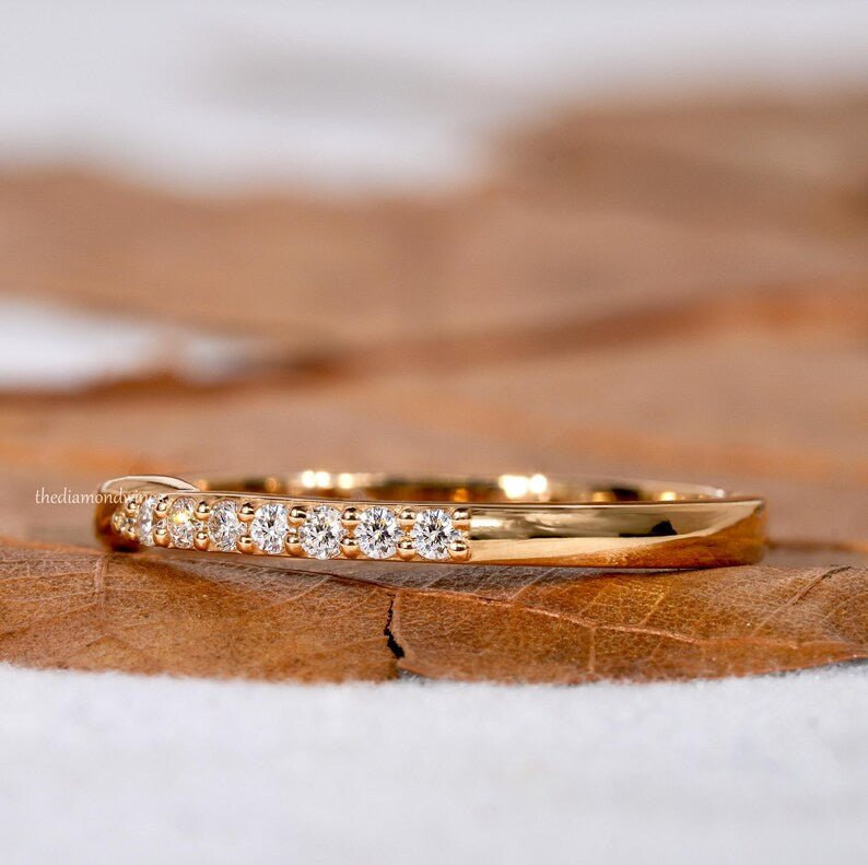 Round Lab Diamond Twisted Half Eternity Band