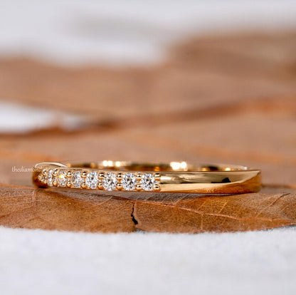 Round Lab Diamond Twisted Half Eternity Band