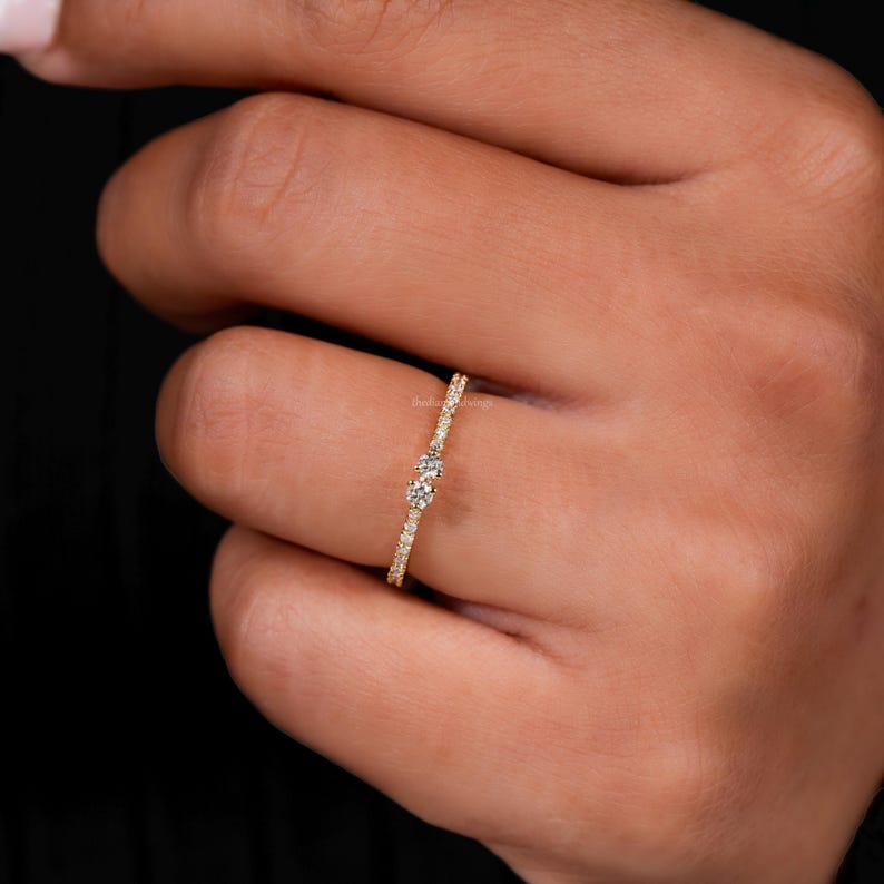 Round Toi et Moi Lab Grown Diamond Ring – 14K Gold Pave Band